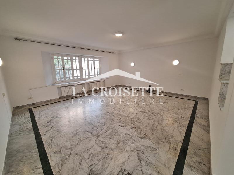 Villa S+6 à La Marsa 
